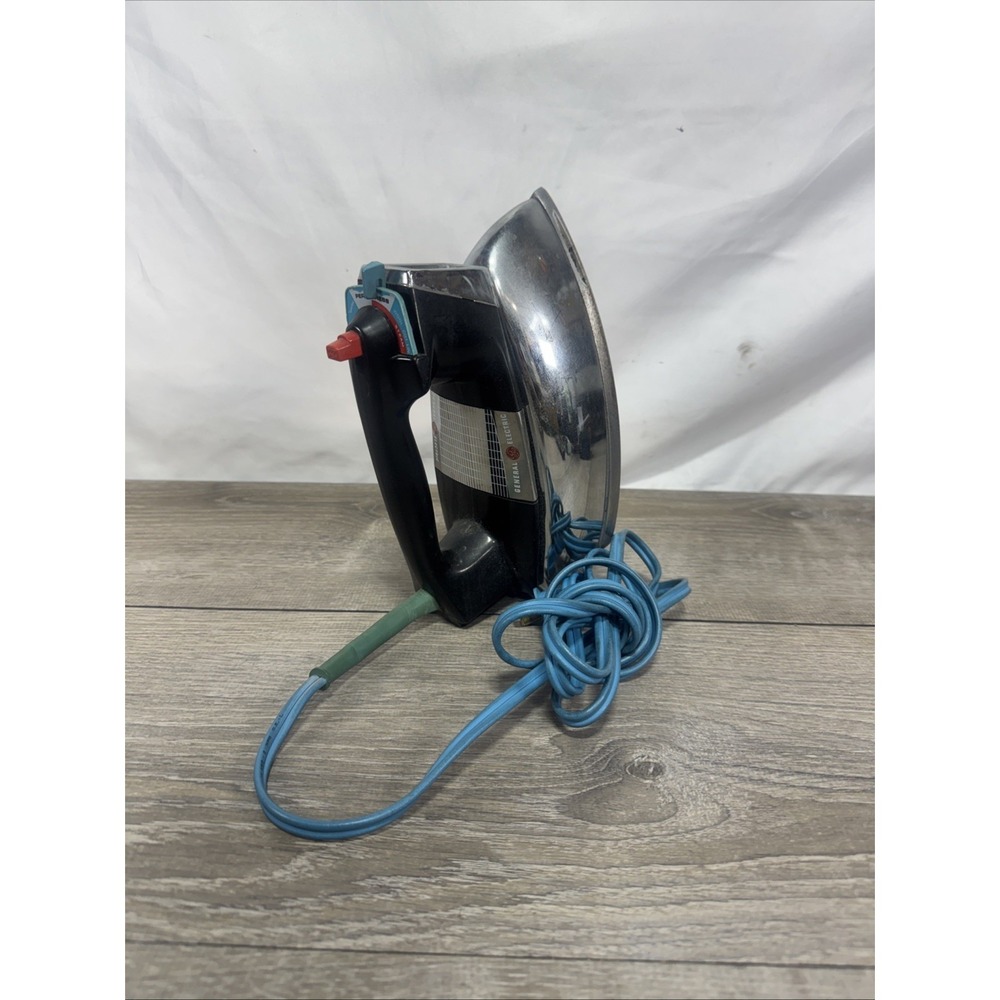 Vintage General Electric GE H2F88T Silver/Black 1100W 120V Steam/Dry Iron Works